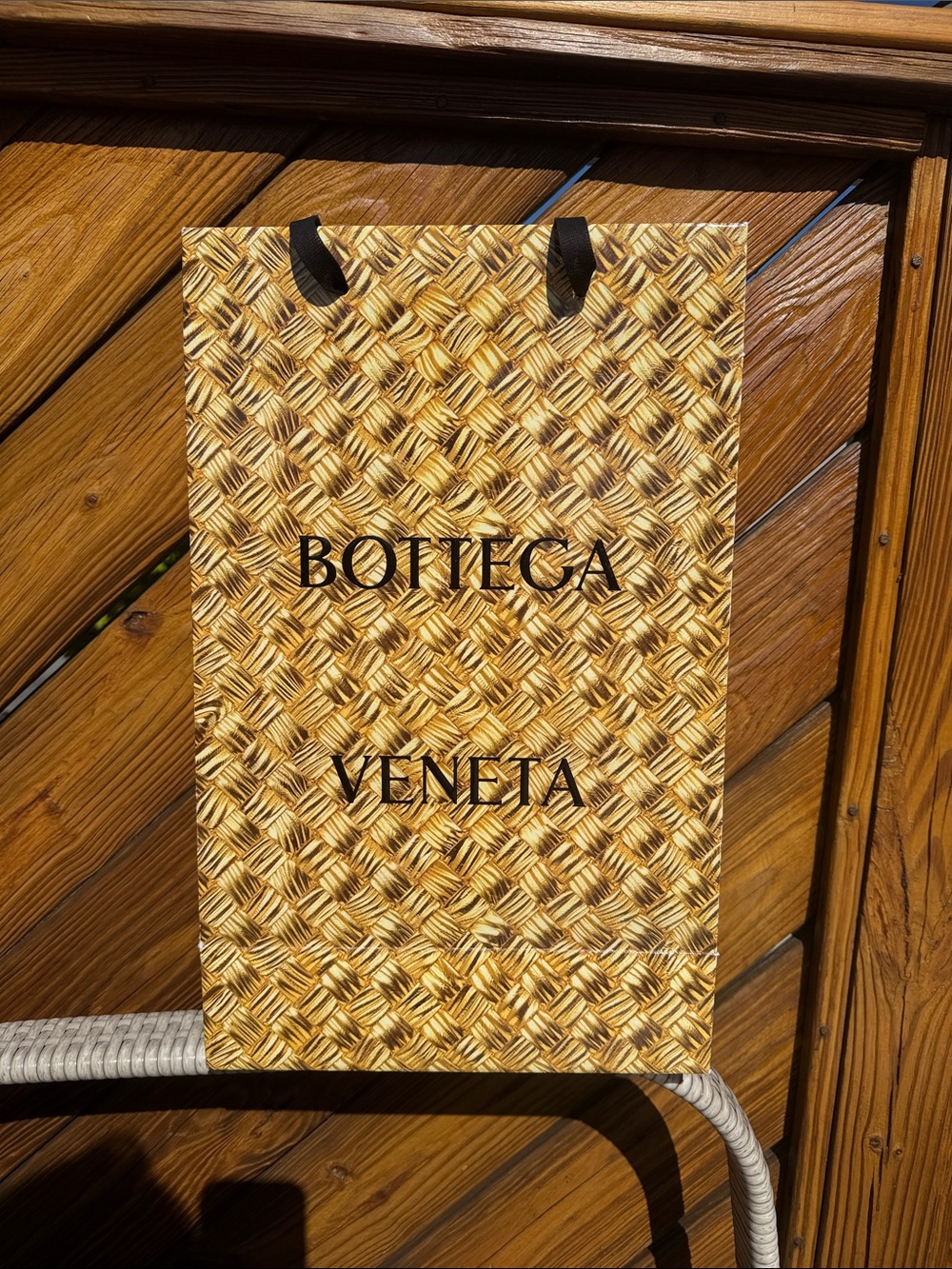 AUTHENTIC BOTTEGA VENETA GOLD WOVEN PATTERN LARGE PAPER GIFT BAG